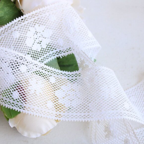 Vintage Lace Trim, Off White 2" Wide, Two Yards plus 29 Inches - Picture 1 of 10